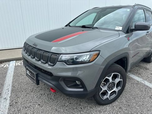 Used 2022 Jeep Compass Trailhawk AWD/4WD image 2