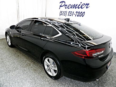 Used 2018 Buick Regal Preferred image 4