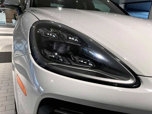 Used 2022 Porsche Cayenne S image 15
