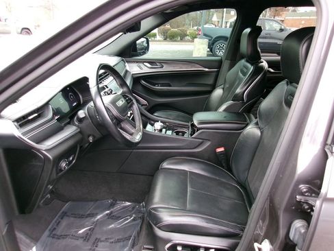 Certified 2021 Jeep Grand Cherokee L Overland w/ Luxury Tech Group IV image 8