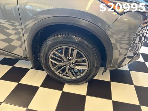 Used 2023 Nissan Rogue S image 3