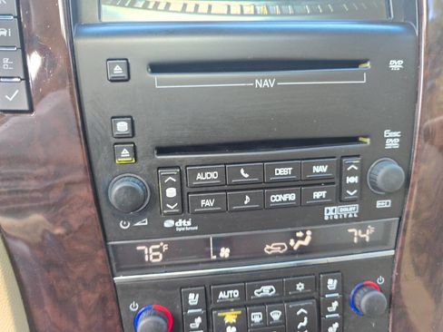 Used 2010 Cadillac Escalade ESV Luxury image 27