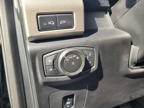 Used 2017 Ford F150 Lariat w/ Equipment Group 502A Luxury AWD/4WD image 19