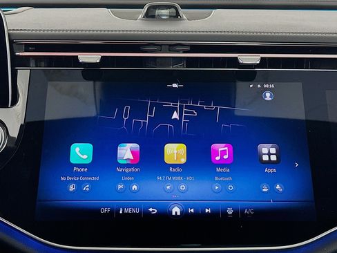 Used 2024 Mercedes-Benz E 350 4MATIC Sedan w/ Airmatic Package image 12