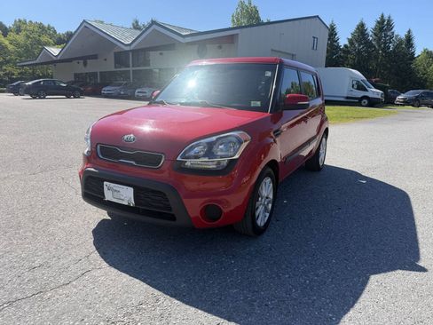 Used 2013 Kia Soul + FWD image 1