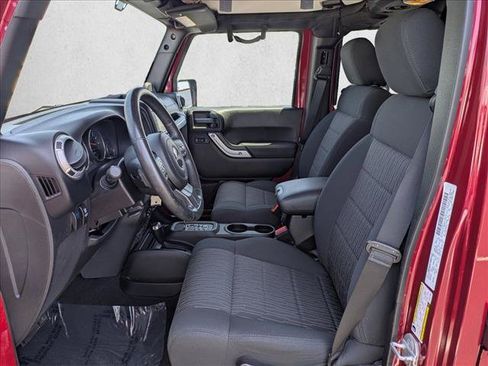Used 2012 Jeep Wrangler Unlimited Sahara w/ Connectivity Group AWD/4WD image 15