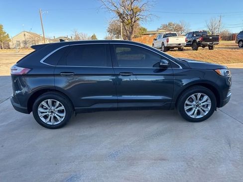 Used 2024 Ford Edge Titanium image 9