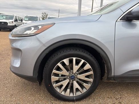 Used 2022 Ford Escape Titanium image 7