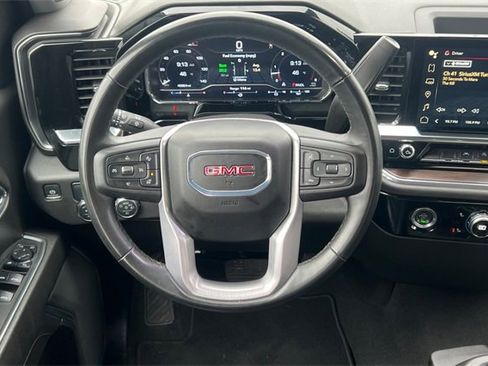 Used 2024 GMC Sierra 1500 SLT image 17