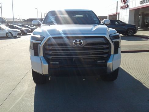 Used 2022 Toyota Tundra Limited image 2