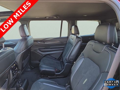 Used 2024 Jeep Grand Cherokee L Altitude image 10