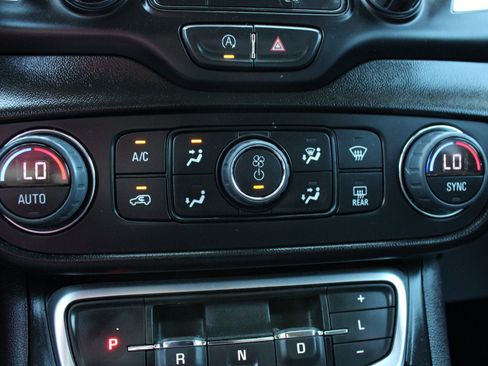 Used 2024 GMC Terrain SLT FWD image 43