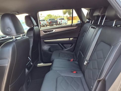 Used 2024 Volkswagen Atlas Cross Sport SE AWD/4WD image 24