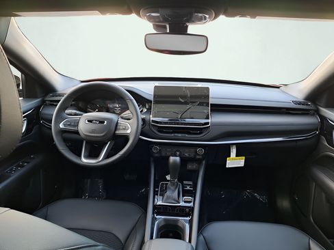 New 2026 Jeep Compass Latitude w/ Sun and Sound Group AWD/4WD image 17