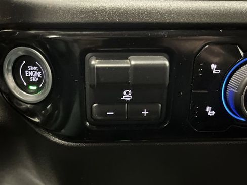 Used 2024 Chevrolet Silverado 3500 LT image 26