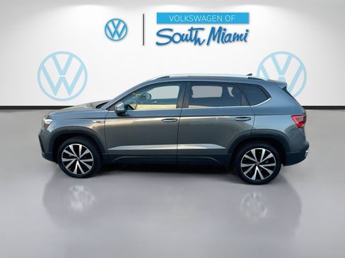 Certified 2024 Volkswagen Taos SE FWD image 4