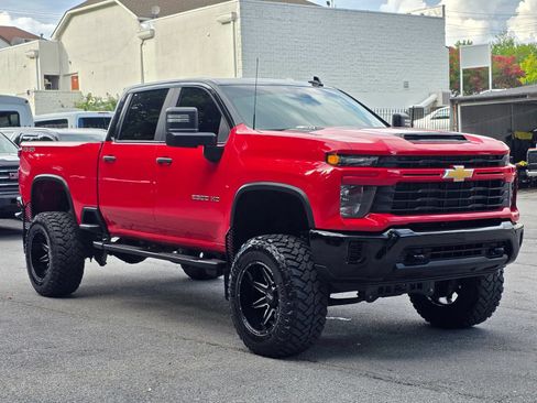 Used 2024 Chevrolet Silverado 2500 Custom w/ Custom Convenience Package AWD/4WD image 9