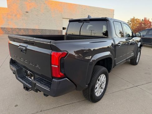 Certified 2024 Toyota Tacoma SR5 image 5