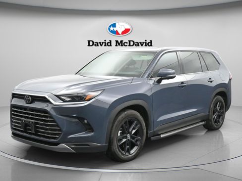 Used 2025 Toyota Grand Highlander AWD image 1