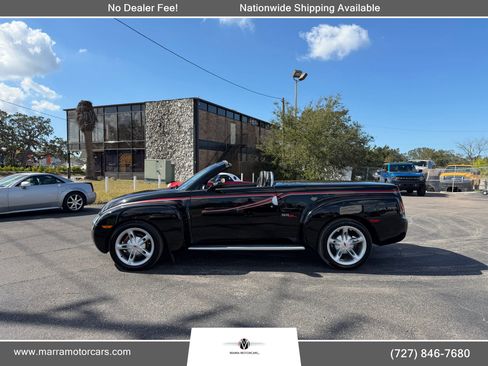 Used 2004 Chevrolet SSR w/ Preferred Equipment Group image 4