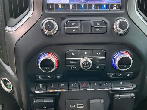 Used 2022 GMC Sierra 3500 Denali w/ Denali Ultimate Package AWD/4WD image 22