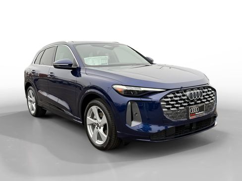 New 2025 Audi Q5 Prestige image 7