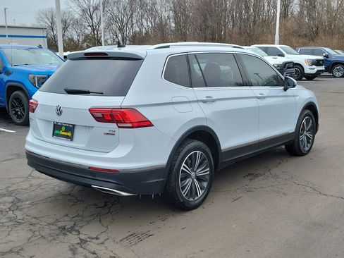 Used 2018 Volkswagen Tiguan SEL image 4