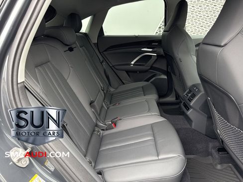 New 2025 Audi Q5 Prestige image 7