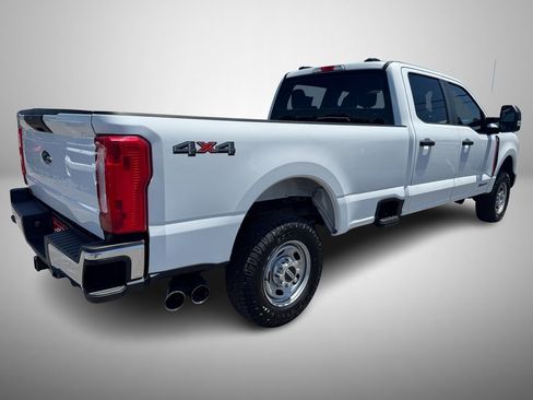 Used 2023 Ford F250 XL w/ XL Chrome Package image 3