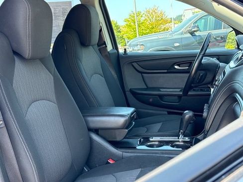 Used 2017 Chevrolet Traverse LT w/ Style and Technology Package AWD/4WD image 25