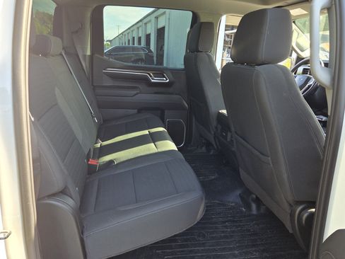 Certified 2022 Chevrolet Silverado 1500 RST AWD/4WD image 16