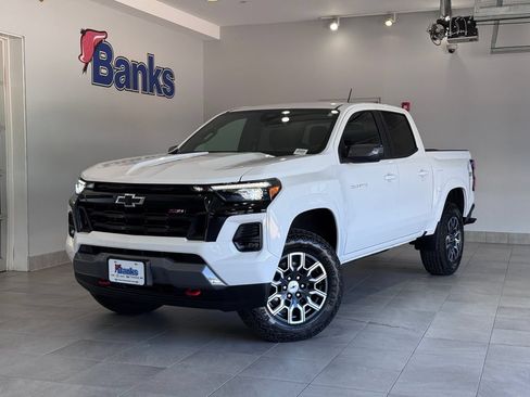Certified 2025 Chevrolet Colorado Z71 AWD/4WD image 2