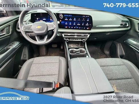 Used 2026 Chevrolet Traverse LT w/ Sun and Wheel Package AWD/4WD image 9