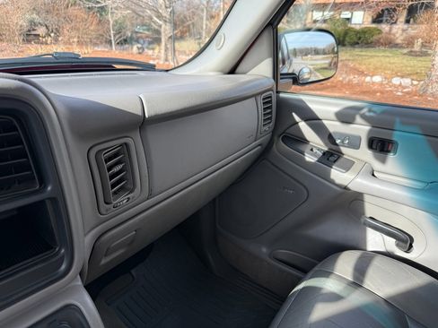 Used 2005 Chevrolet Silverado 2500 LT w/ Heavy-Duty Power Package image 22