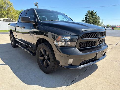 Used 2017 RAM 1500 Express w/ Black Ram 1500 Express Group AWD/4WD image 5