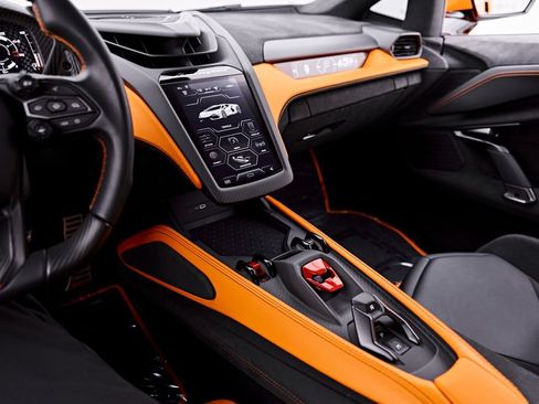 Used 2025 Lamborghini Revuelto AWD/4WD image 77
