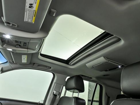 Used 2015 Chevrolet Tahoe LTZ AWD/4WD image 18