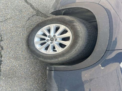 Used 2025 Toyota Grand Highlander AWD image 12