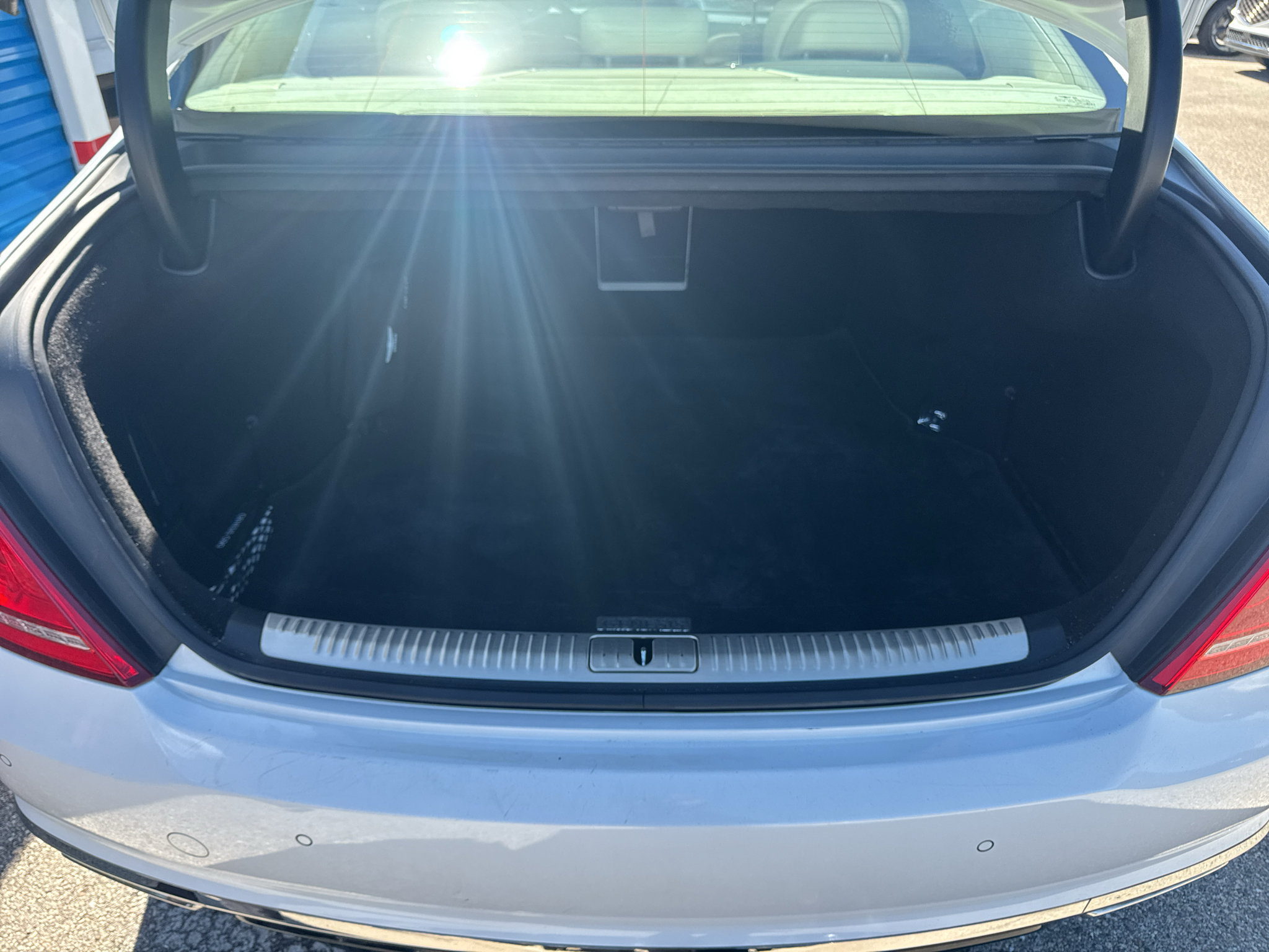 Used 2019 Genesis G90 5.0 Ultimate RWD image 5