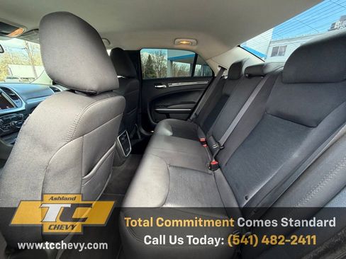 Used 2021 Chrysler 300 Touring w/ Sport Appearance Package image 12