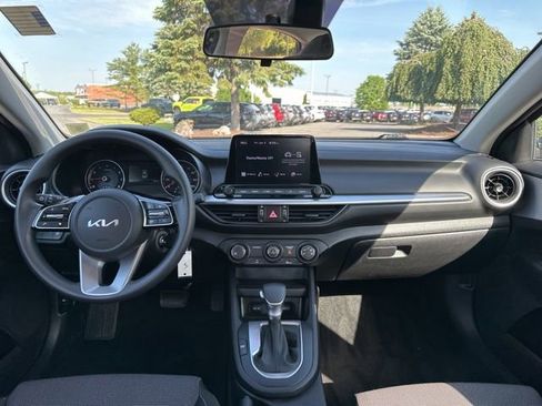 Used 2022 Kia Forte LXS FWD image 12