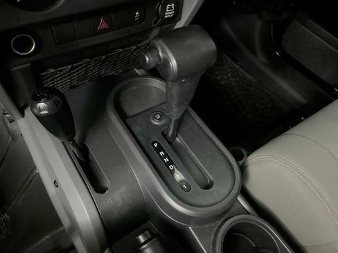 Used 2010 Jeep Wrangler Sahara AWD/4WD image 27
