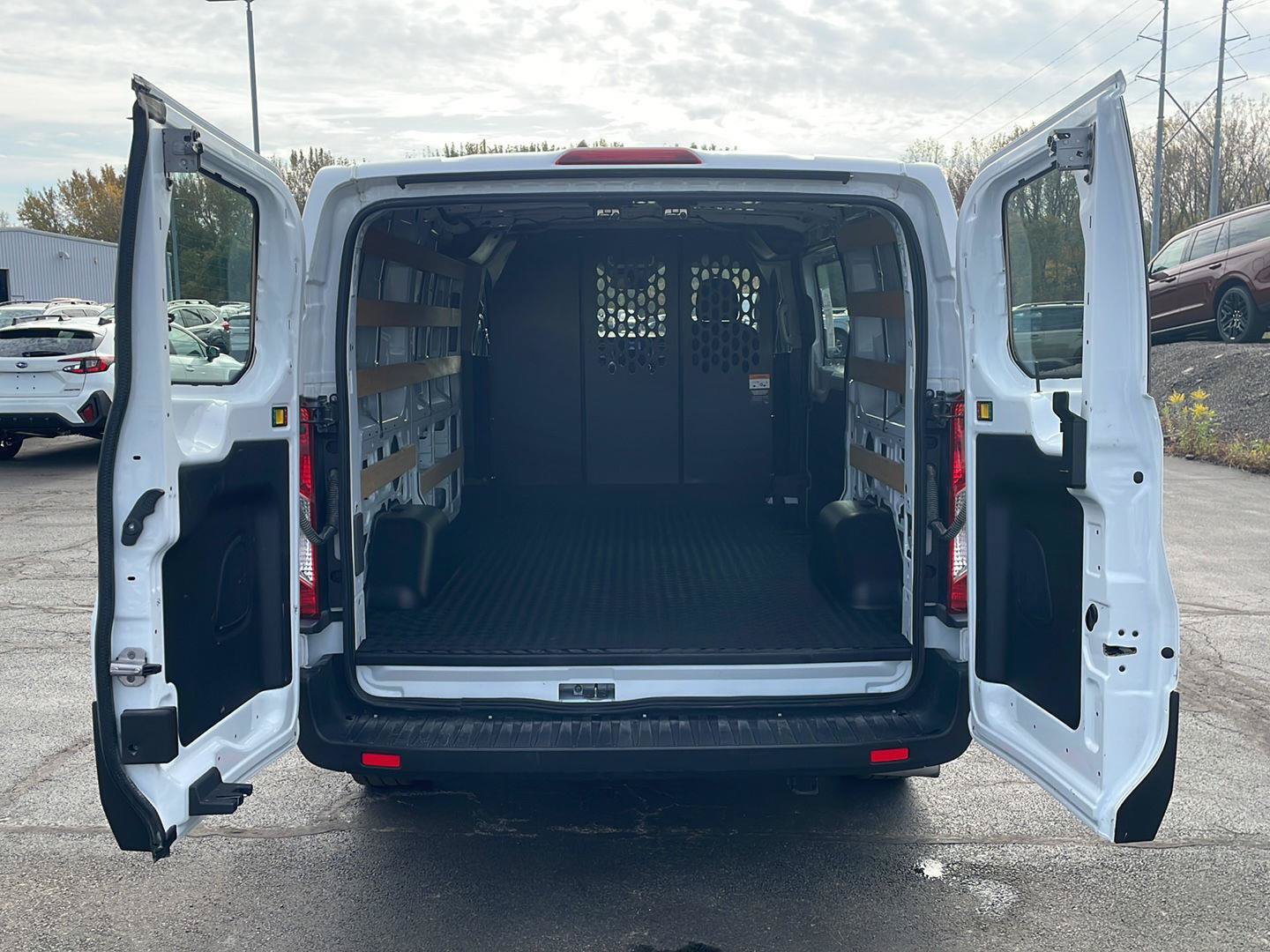Used 2025 Ford Transit 250 Low Roof w/ Exterior Upgrade Package RWD image 24