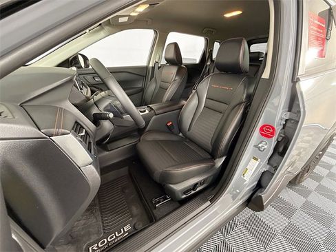 Certified 2025 Nissan Rogue SV image 5