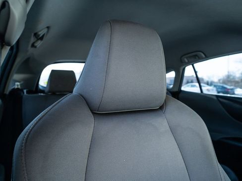 Used 2022 Toyota Venza LE image 16