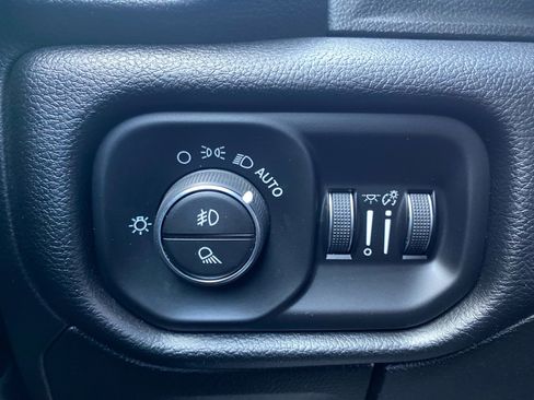 Used 2019 RAM 1500 Big Horn image 26