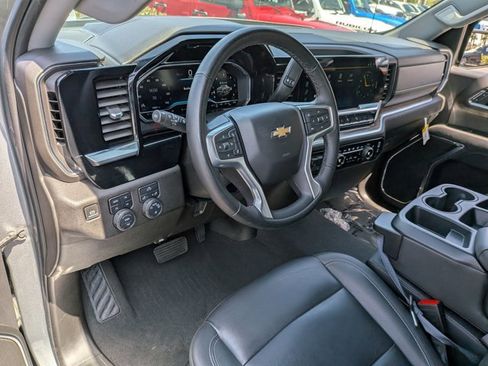 Used 2024 Chevrolet Silverado 1500 LT AWD/4WD image 11