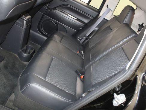 Used 2016 Jeep Compass Latitude image 17