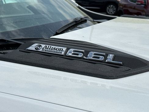 Used 2024 Chevrolet Silverado 2500 LT image 9