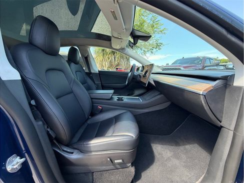 Used 2022 Tesla Model Y Long Range AWD/4WD image 40